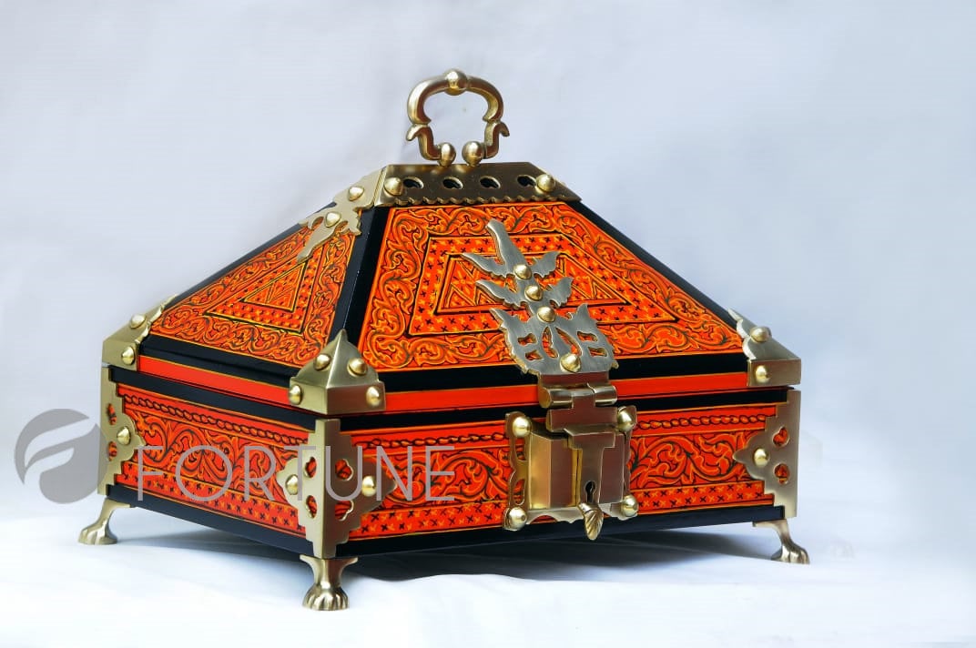 Indian home decor, Jewel Box Kerala Wooden Handmade with amazing brass work and mural painted, Kerala traditional box Nettoor petti, Gift