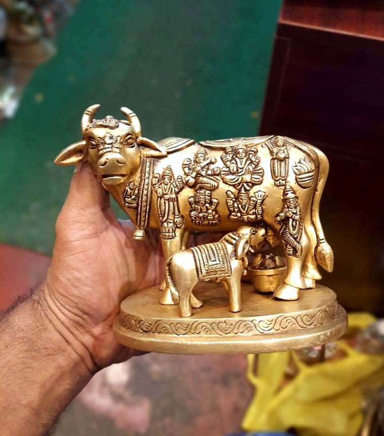 Bronze gift idol, Kamdhenu Cow and Calf Figurine Decorative Gift Item Bronze Statue, Gomatha Idol