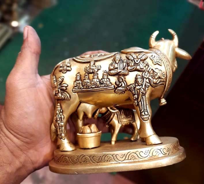 Bronze gift idol, Kamdhenu Cow and Calf Figurine Decorative Gift Item Bronze Statue, Gomatha Idol