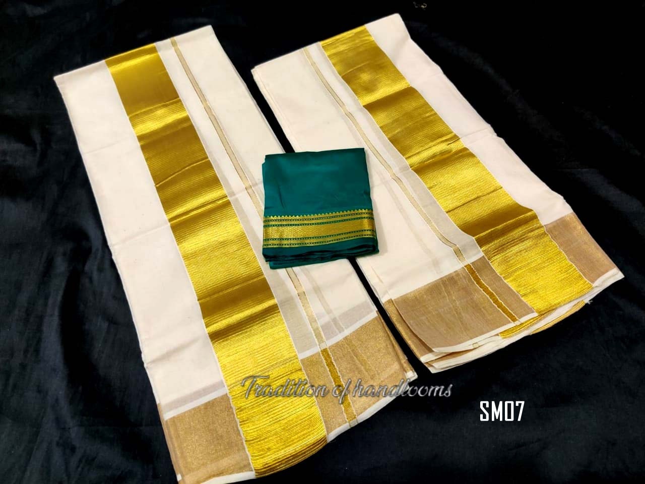 Women&#39;s Cotton Kerala Kasavu Set Mundu with Blouse Material / Indian traditional women clothing/ Handmade designs, Vishu Special Dress