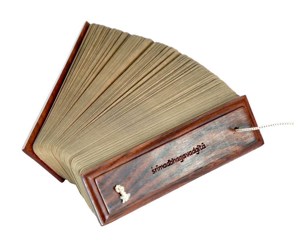 Srimad Bhagavad Gita (English) Printed in Ancient Palm Leaf Manuscript Format,Best for Meditation and Chanting ,Traditional Gift