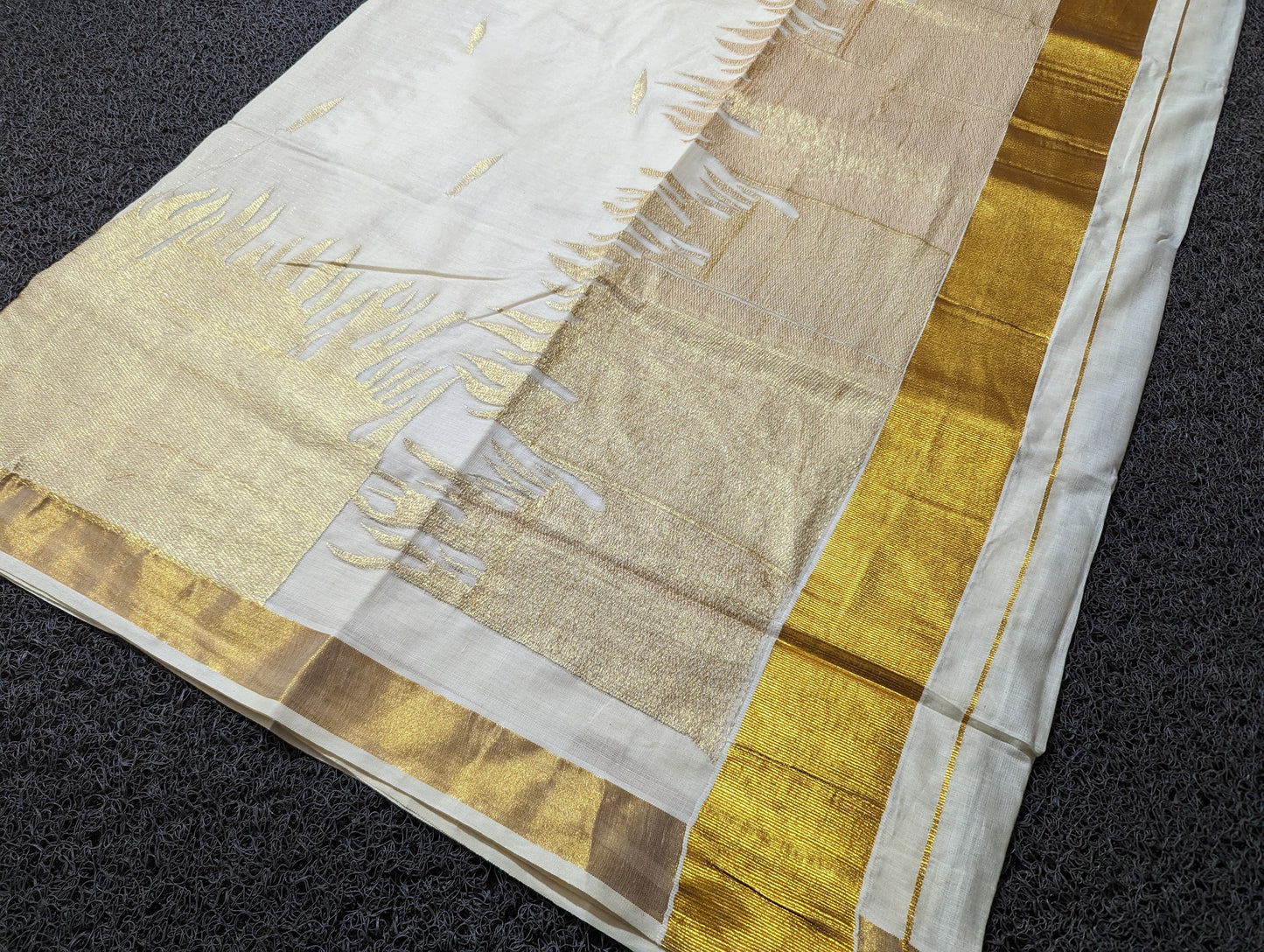 Kerala  Fire Embroidery Cotton Saree 6.25 mtr, Kerala Saree, Vishu Saree ,Onam Saree / Handmade designs, Pooja, Festivals, Special Occasions