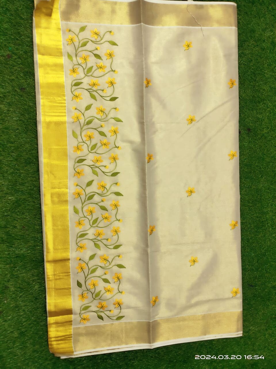 Kerala Embroidered Kanikkonna Golden Tissue Saree With  Blouse material 6.25Mtr,Kerala Saree,Vishu Saree ,Onam Saree ,Handmade Designs,Pooja