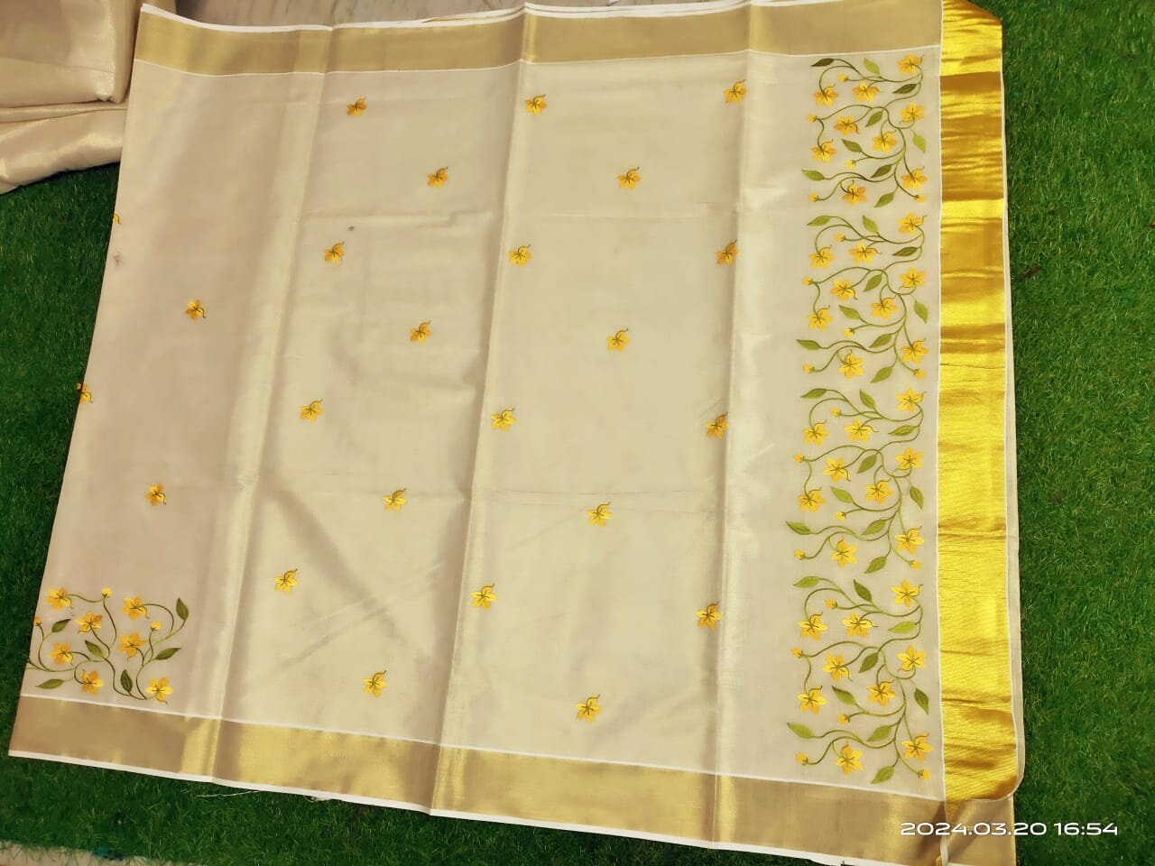 Kerala Embroidered Kanikkonna Golden Tissue Saree With  Blouse material 6.25Mtr,Kerala Saree,Vishu Saree ,Onam Saree ,Handmade Designs,Pooja