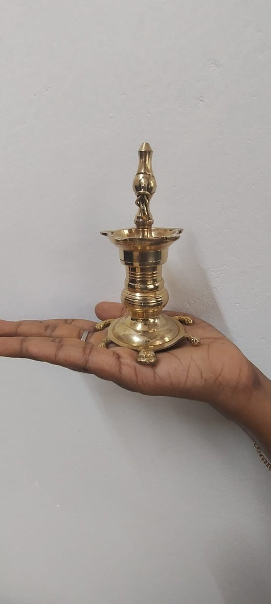 Vasthu Vilakku Small for office and shops / Kerala Traditional Brass Oil Lamp